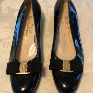 SALVATORE FERRAGAMO Black Patent Leather, Size 8 AA